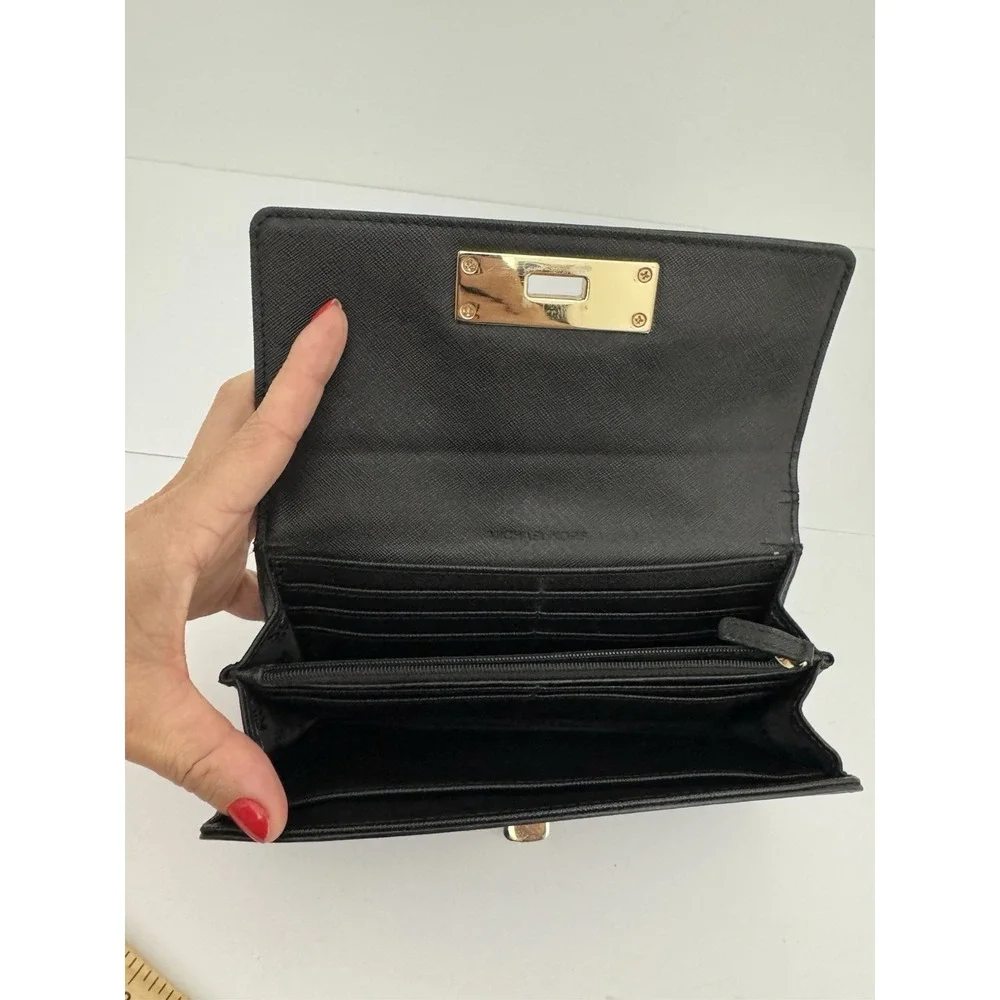 Michael Kors Callie Carryall Accordian Wallet Crossgrain Leather Black‎